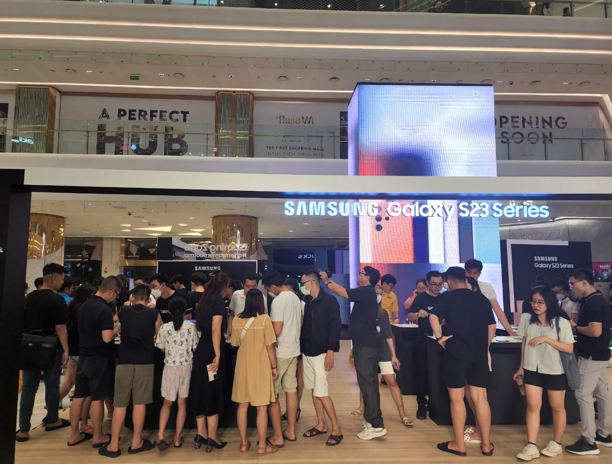 Hoạt động Activation của Samsung đã thu hút đông đảo người tiêu dùng tham gia trải nghiệm